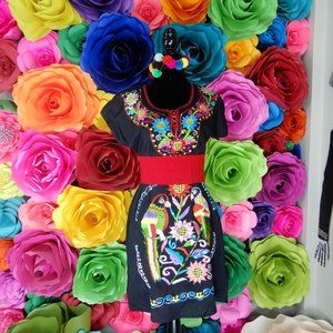 Mexican WOMANS dress Embroidered Mexican wedding P